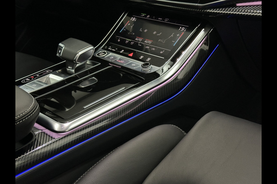 Audi Q8 60 462pk Competition S-Line | 11-2022 | RS Leder | Carbon | Softclose | 360 Camera | ACC | Panorama | Luchtvering | Nachtzicht Cam | Headup | LED-Matrix | Trekhaak | Lane & Side Assist | Led Sfeerverlichting | Keyless-Entry | | Black-Optic | Rijklaar incl. Bovag Garantie.