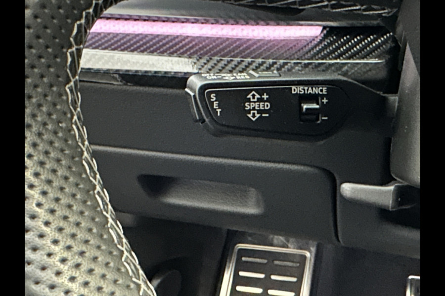 Audi Q8 60 462pk Competition S-Line | 11-2022 | RS Leder | Carbon | Softclose | 360 Camera | ACC | Panorama | Luchtvering | Nachtzicht Cam | Headup | LED-Matrix | Trekhaak | Lane & Side Assist | Led Sfeerverlichting | Keyless-Entry | | Black-Optic | Rijklaar incl. Bovag Garantie.