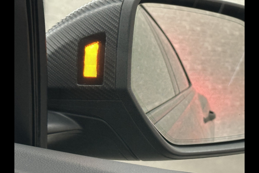 Audi Q8 60 462pk Competition S-Line | 11-2022 | RS Leder | Carbon | Softclose | 360 Camera | ACC | Panorama | Luchtvering | Nachtzicht Cam | Headup | LED-Matrix | Trekhaak | Lane & Side Assist | Led Sfeerverlichting | Keyless-Entry | | Black-Optic | Rijklaar incl. Bovag Garantie.