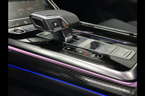 Audi Q8 60 462pk Competition S-Line | 11-2022 | RS Leder | Carbon | Softclose | 360 Camera | ACC | Panorama | Luchtvering | Nachtzicht Cam | Headup | LED-Matrix | Trekhaak | Lane & Side Assist | Led Sfeerverlichting | Keyless-Entry | | Black-Optic | Rijklaar incl. Bovag Garantie.
