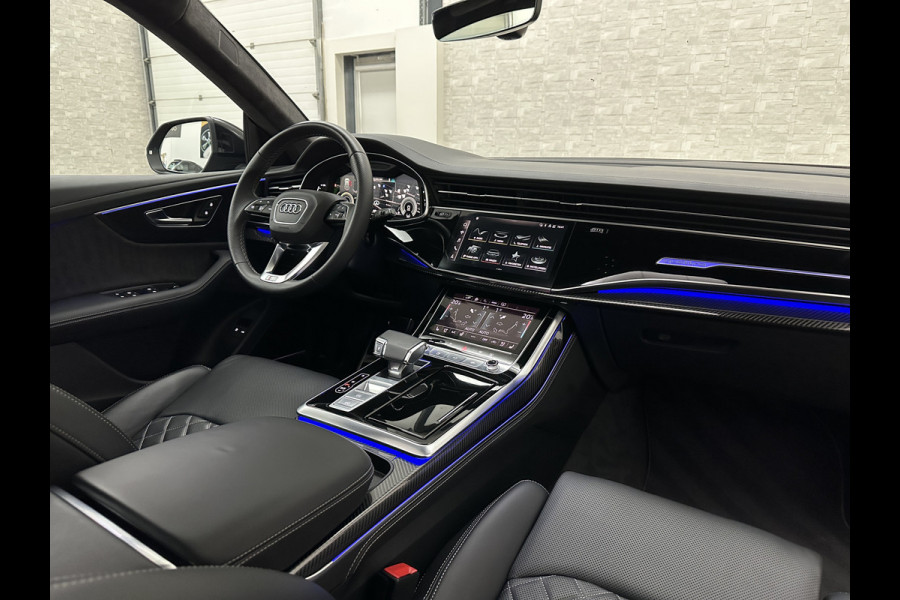 Audi Q8 60 462pk Competition S-Line | 11-2022 | RS Leder | Carbon | Softclose | 360 Camera | ACC | Panorama | Luchtvering | Nachtzicht Cam | Headup | LED-Matrix | Trekhaak | Lane & Side Assist | Led Sfeerverlichting | Keyless-Entry | | Black-Optic | Rijklaar incl. Bovag Garantie.