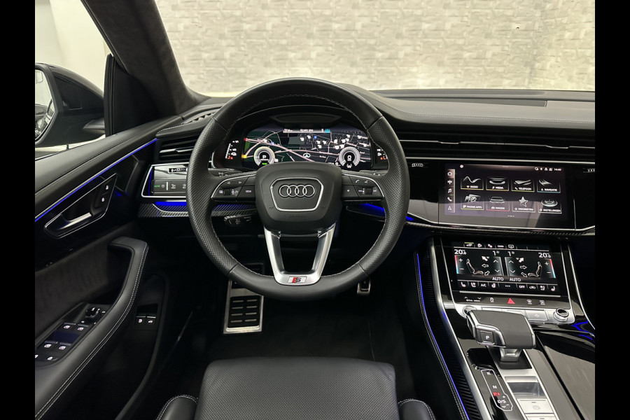 Audi Q8 60 462pk Competition S-Line | 11-2022 | RS Leder | Carbon | Softclose | 360 Camera | ACC | Panorama | Luchtvering | Nachtzicht Cam | Headup | LED-Matrix | Trekhaak | Lane & Side Assist | Led Sfeerverlichting | Keyless-Entry | | Black-Optic | Rijklaar incl. Bovag Garantie.