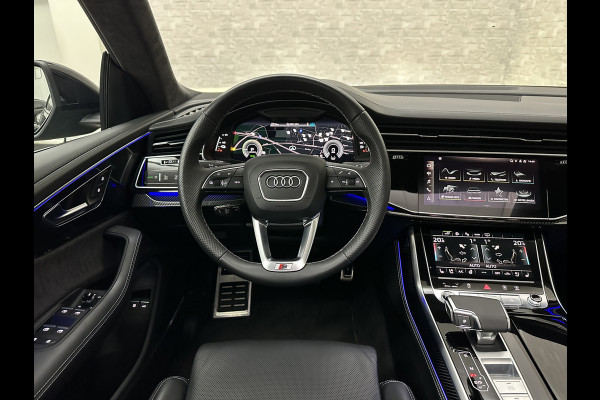 Audi Q8 60 462pk Competition S-Line | 11-2022 | RS Leder | Carbon | Softclose | 360 Camera | ACC | Panorama | Luchtvering | Nachtzicht Cam | Headup | LED-Matrix | Trekhaak | Lane & Side Assist | Led Sfeerverlichting | Keyless-Entry | | Black-Optic | Rijklaar incl. Bovag Garantie.