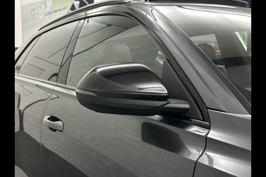 Audi Q8 60 462pk Competition S-Line | 11-2022 | RS Leder | Carbon | Softclose | 360 Camera | ACC | Panorama | Luchtvering | Nachtzicht Cam | Headup | LED-Matrix | Trekhaak | Lane & Side Assist | Led Sfeerverlichting | Keyless-Entry | | Black-Optic | Rijklaar incl. Bovag Garantie.