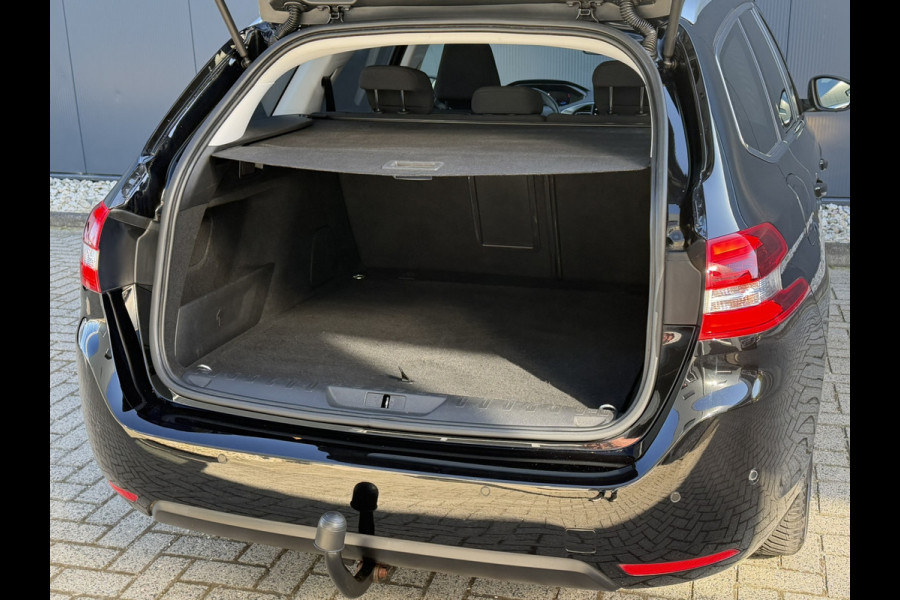 Peugeot 308 SW 1.2 PureTech Blue Lease Allure | Trekhaak | Navigatie | Camera | Apple Carplay/Android auto | stoelmassage + verwarming | dod