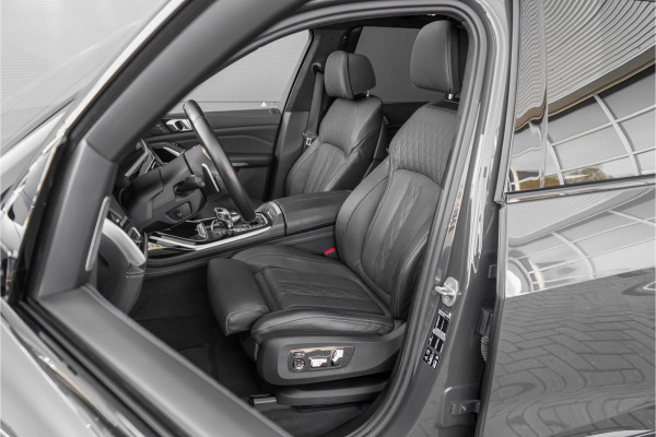 BMW X7 xDrive40i High Ex M-Sport 7P Laser B&W Pano Skylounge Trekhaak Dravit
