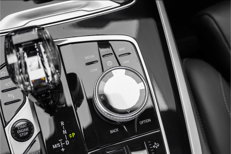 BMW X7 xDrive40i High Ex M-Sport 7P Laser B&W Pano Skylounge Trekhaak Dravit