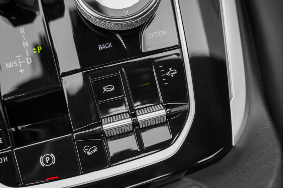 BMW X7 xDrive40i High Ex M-Sport 7P Laser B&W Pano Skylounge Trekhaak Dravit