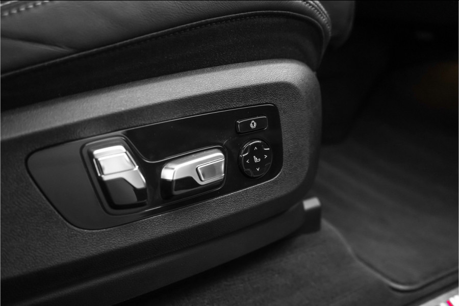 BMW X7 xDrive40i High Ex M-Sport 7P Laser B&W Pano Skylounge Trekhaak Dravit