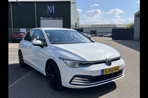 Volkswagen Golf 1.0 eTSI Life Business AUTOMAAT| ADAPTIVE CRUISE CONTROL| STOEL+ STUURVERWARMING| APPLE CARPLAY/ ANDROID AUTO| 18 INCH HOOGLANS ZWARTE VELGEN| BTW| RIJKLAAPRIJS INCL. 12 MND BOVAG GARANTIE