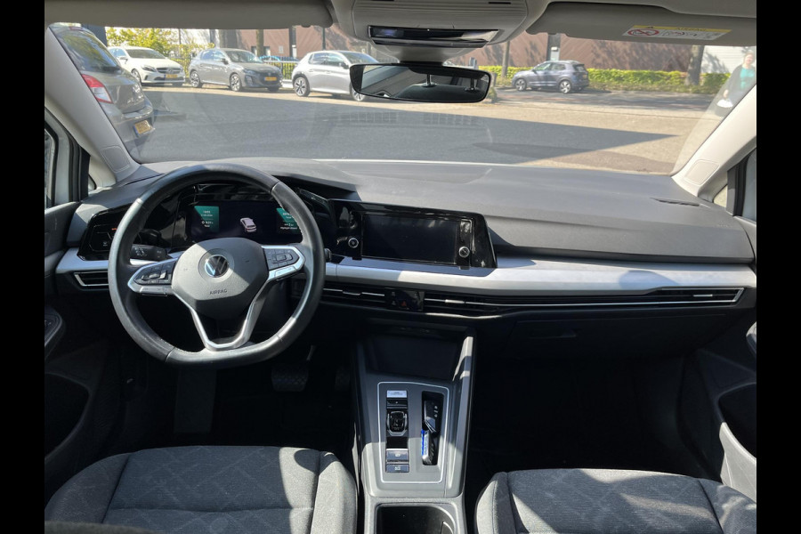 Volkswagen Golf 1.0 eTSI Life Business AUTOMAAT| ADAPTIVE CRUISE CONTROL| STOEL+ STUURVERWARMING| APPLE CARPLAY/ ANDROID AUTO| 18 INCH HOOGLANS ZWARTE VELGEN| BTW| RIJKLAAPRIJS INCL. 12 MND BOVAG GARANTIE