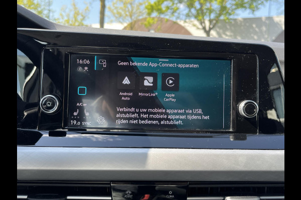 Volkswagen Golf 1.0 eTSI Life Business AUTOMAAT| ADAPTIVE CRUISE CONTROL| STOEL+ STUURVERWARMING| APPLE CARPLAY/ ANDROID AUTO| 18 INCH HOOGLANS ZWARTE VELGEN| BTW| RIJKLAAPRIJS INCL. 12 MND BOVAG GARANTIE