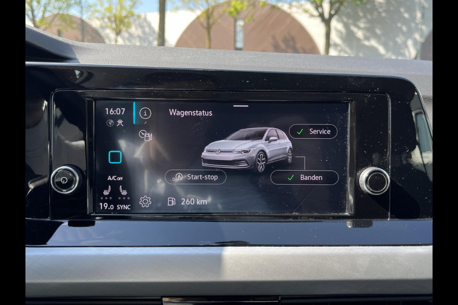 Volkswagen Golf 1.0 eTSI Life Business AUTOMAAT| ADAPTIVE CRUISE CONTROL| STOEL+ STUURVERWARMING| APPLE CARPLAY/ ANDROID AUTO| 18 INCH HOOGLANS ZWARTE VELGEN| BTW| RIJKLAAPRIJS INCL. 12 MND BOVAG GARANTIE