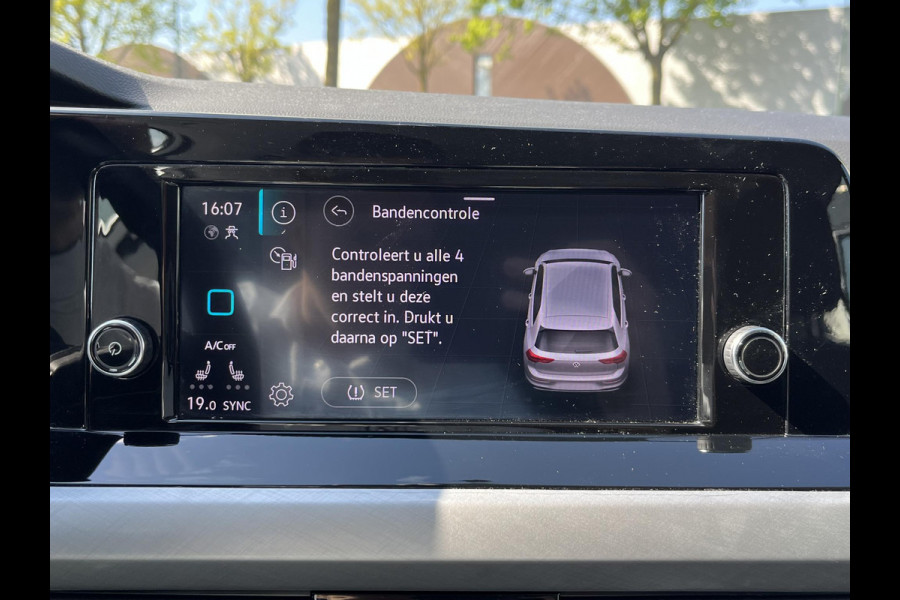 Volkswagen Golf 1.0 eTSI Life Business AUTOMAAT| ADAPTIVE CRUISE CONTROL| STOEL+ STUURVERWARMING| APPLE CARPLAY/ ANDROID AUTO| 18 INCH HOOGLANS ZWARTE VELGEN| BTW| RIJKLAAPRIJS INCL. 12 MND BOVAG GARANTIE