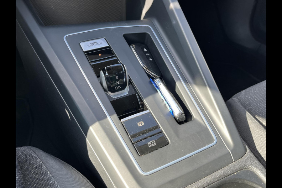 Volkswagen Golf 1.0 eTSI Life Business AUTOMAAT| ADAPTIVE CRUISE CONTROL| STOEL+ STUURVERWARMING| APPLE CARPLAY/ ANDROID AUTO| 18 INCH HOOGLANS ZWARTE VELGEN| BTW| RIJKLAAPRIJS INCL. 12 MND BOVAG GARANTIE