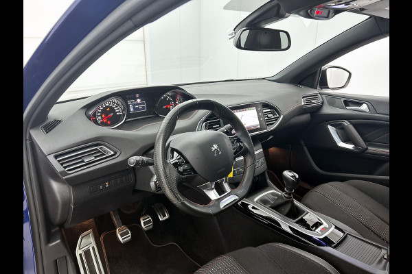 Peugeot 308 SW 1.5 HDi GT-Line *Distributie vv. bij 59.000 km* / Panoramadak / Pdc+Camera / Xenon / Navigatie / 1/2 Leder / Apk 01-2027