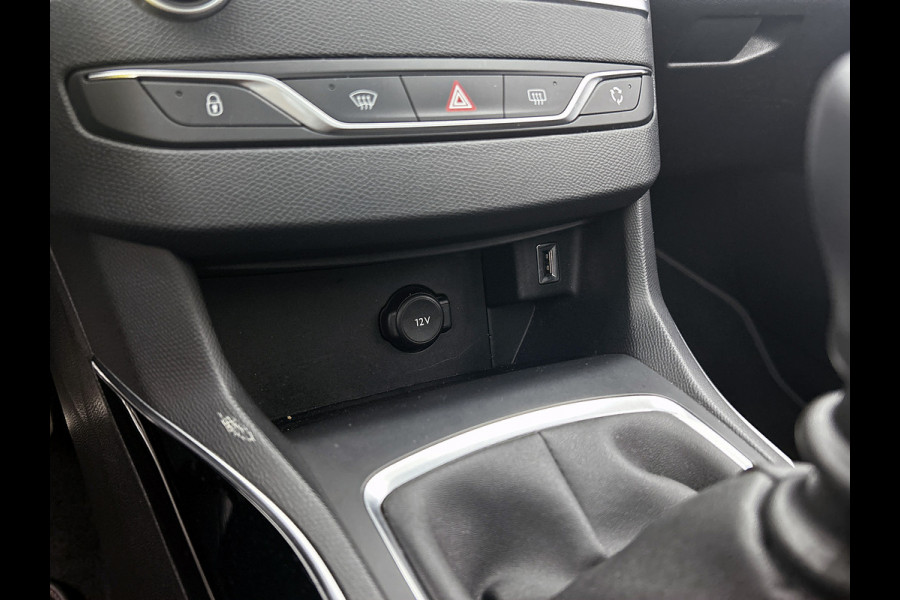 Peugeot 308 SW 1.5 HDi GT-Line *Distributie vv. bij 59.000 km* / Panoramadak / Pdc+Camera / Xenon / Navigatie / 1/2 Leder / Apk 01-2027