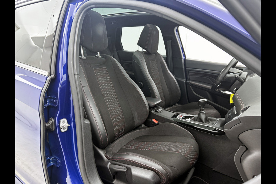 Peugeot 308 SW 1.5 HDi GT-Line *Distributie vv. bij 59.000 km* / Panoramadak / Pdc+Camera / Xenon / Navigatie / 1/2 Leder / Apk 01-2027