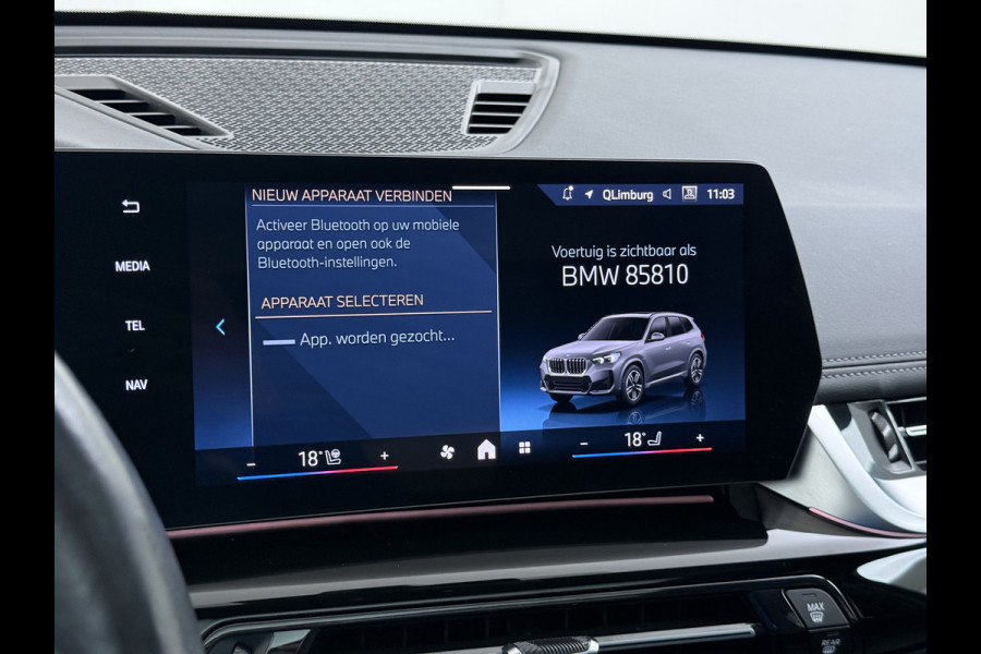 BMW X1 xDrive30e AUT-7 327pk 4WD Leer Pano-Dak/Hef-Dak FROZEN-PURE-GREY Sport-Stoel+Elektr.+Geheugen+Verwarmd M-Sport-Pro +M-Exterieur+ Adaptive-Cruise AWD StuurVerwarmd Zwarte-Hemel Travelpack Park-Assist PDC-a+v Draadloze lader Innovations-pakket Comfort-Pack € 75.000,- nieuw,  orig.NLse auto! 5,6 sec 0-100 1.800kg trekvermogen tot max 80-90km wltp elektrisch