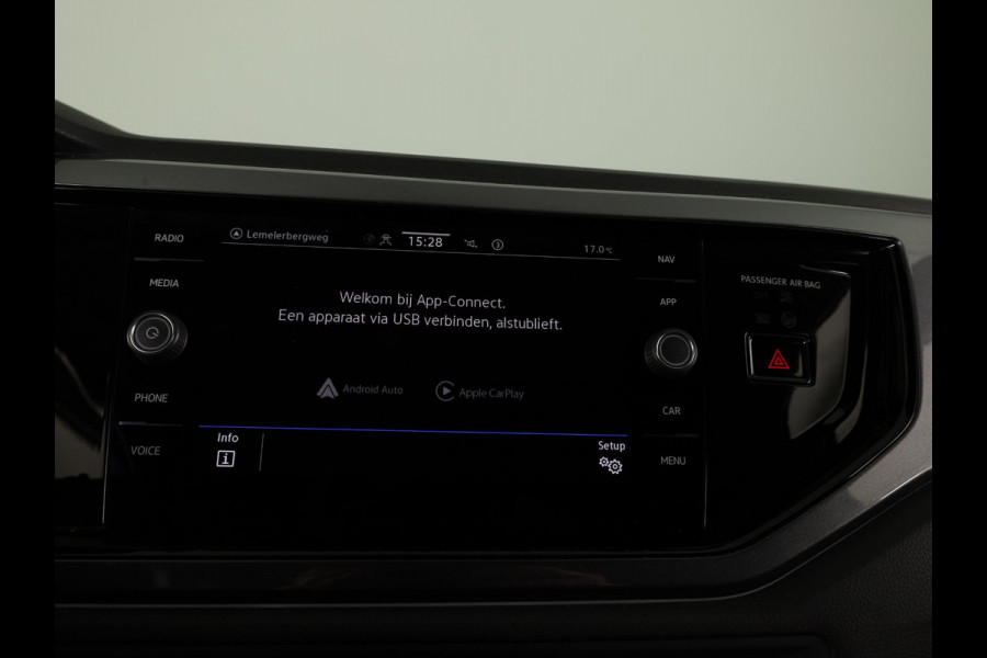 Volkswagen Polo 1.0 TSI Style 95 pk Automaat (DSG) | Navigatie  | Alcantara stoelbekleding | Parkeersensoren| Adaptieve cruise control | Stoelverwarming |