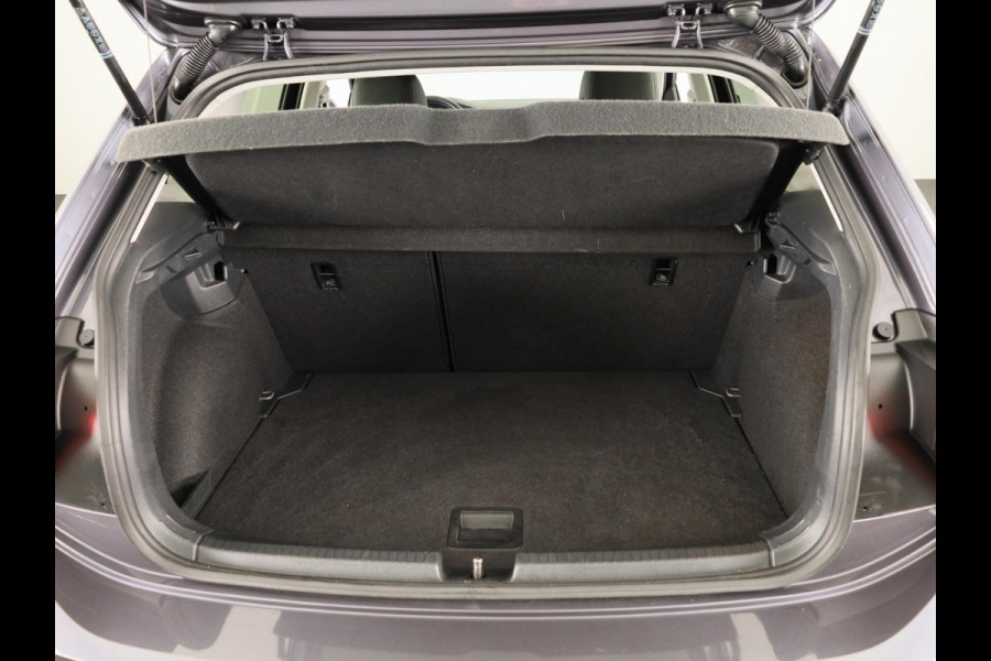 Volkswagen Polo 1.0 TSI Style 95 pk Automaat (DSG) | Navigatie  | Alcantara stoelbekleding | Parkeersensoren| Adaptieve cruise control | Stoelverwarming |