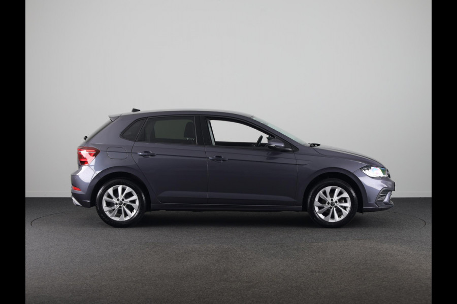 Volkswagen Polo 1.0 TSI Style 95 pk Automaat (DSG) | Navigatie  | Alcantara stoelbekleding | Parkeersensoren| Adaptieve cruise control | Stoelverwarming |