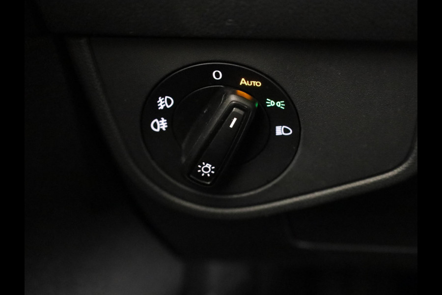 Volkswagen Polo 1.0 TSI Style 95 pk Automaat (DSG) | Navigatie  | Alcantara stoelbekleding | Parkeersensoren| Adaptieve cruise control | Stoelverwarming |
