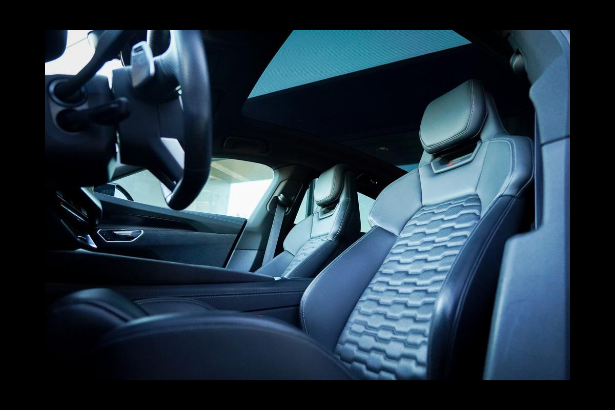 Audi e-tron GT RS 93 kWh 600 PK / 4Wiel Sturing / Massage / Luchtvering / B&O