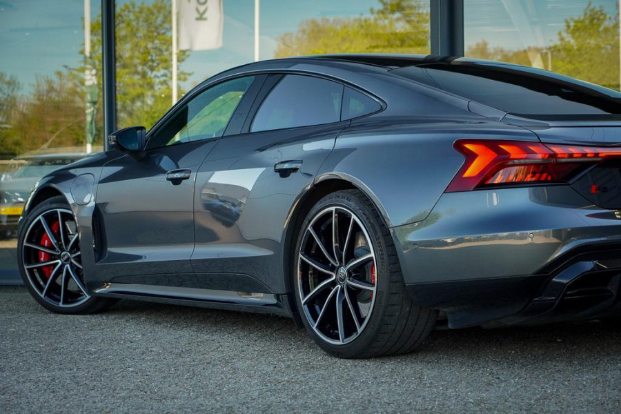 Audi e-tron GT RS 93 kWh 600 PK / 4Wiel Sturing / Massage / Luchtvering / B&O