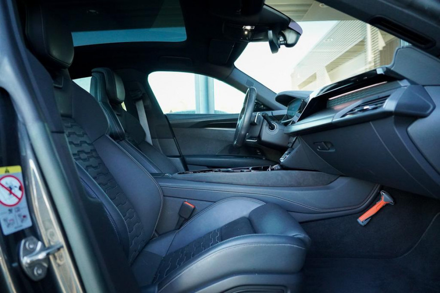 Audi e-tron GT RS 93 kWh 600 PK / 4Wiel Sturing / Massage / Luchtvering / B&O