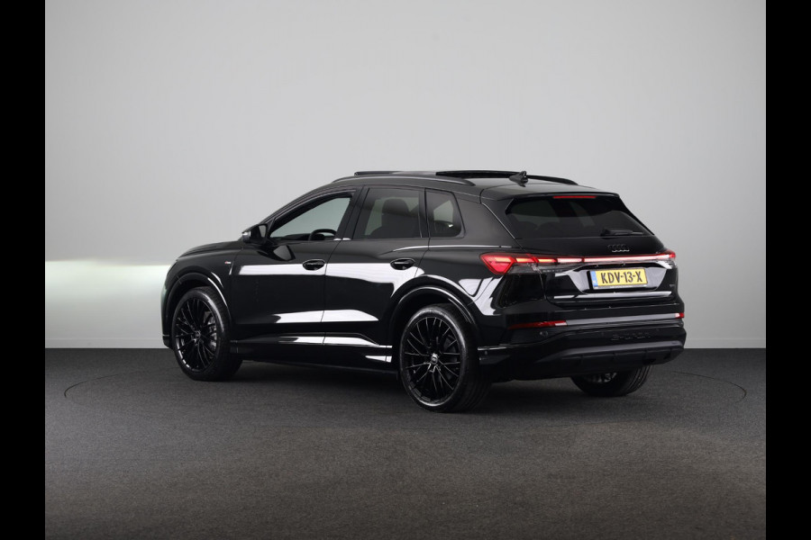 Audi Q4 e-tron 45 quattro S Edition Competition 82 kWh Panoramadak | 360 Camera | Adaptieve cruise control | Sfeerverlichting |