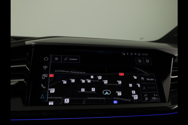 Audi Q4 e-tron 45 quattro S Edition Competition 82 kWh Panoramadak | 360 Camera | Adaptieve cruise control | Sfeerverlichting |