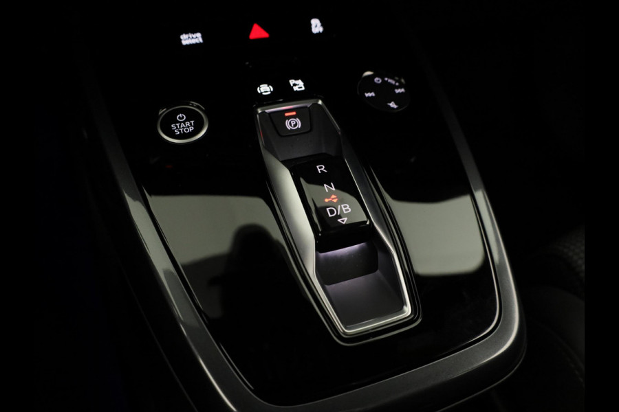 Audi Q4 e-tron 45 quattro S Edition Competition 82 kWh Panoramadak | 360 Camera | Adaptieve cruise control | Sfeerverlichting |