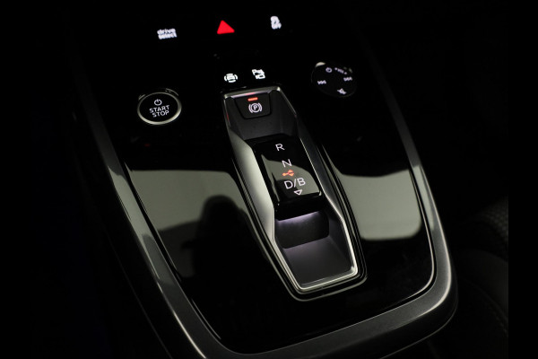Audi Q4 e-tron 45 quattro S Edition Competition 82 kWh Panoramadak | 360 Camera | Adaptieve cruise control | Sfeerverlichting |