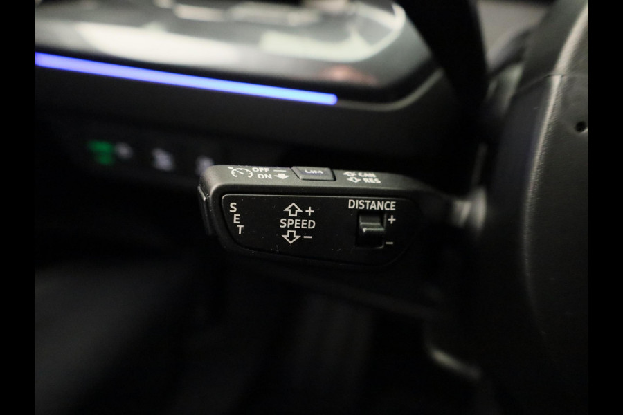 Audi Q4 e-tron 45 quattro S Edition Competition 82 kWh Panoramadak | 360 Camera | Adaptieve cruise control | Sfeerverlichting |