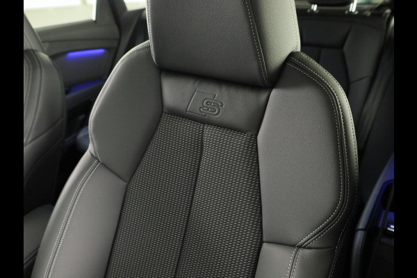 Audi Q4 e-tron 45 quattro S Edition Competition 82 kWh Panoramadak | 360 Camera | Adaptieve cruise control | Sfeerverlichting |