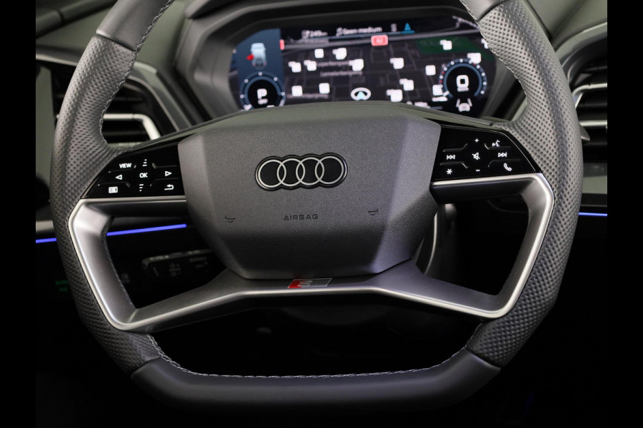 Audi Q4 e-tron 45 quattro S Edition Competition 82 kWh Panoramadak | 360 Camera | Adaptieve cruise control | Sfeerverlichting |