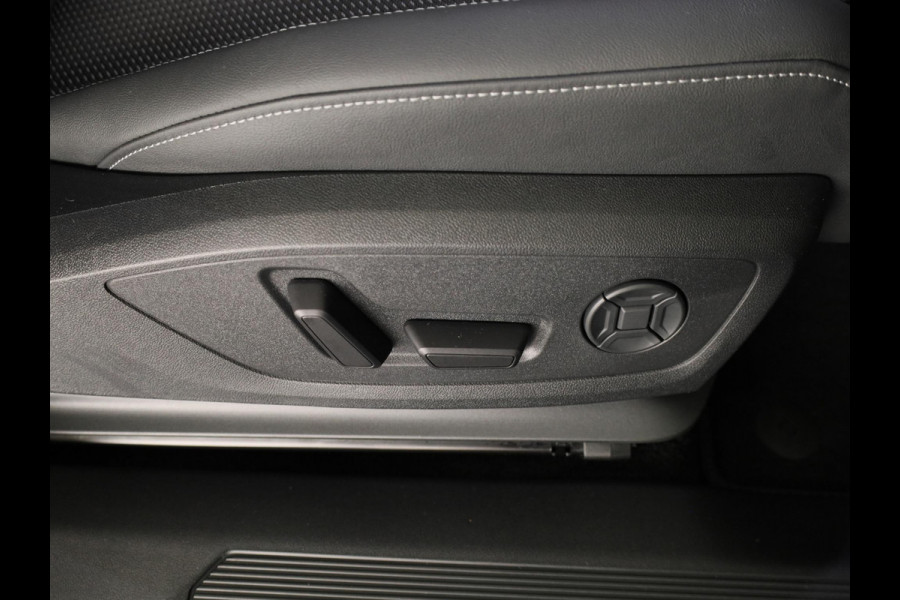 Audi Q4 e-tron 45 quattro S Edition Competition 82 kWh Panoramadak | 360 Camera | Adaptieve cruise control | Sfeerverlichting |