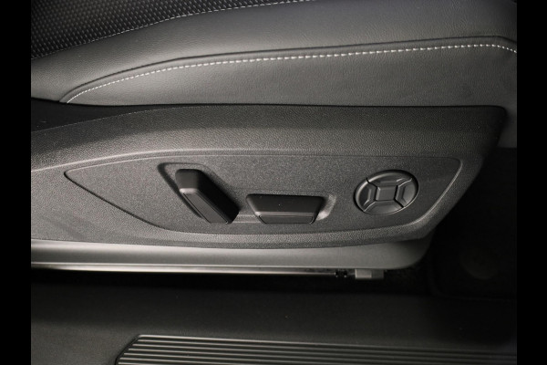 Audi Q4 e-tron 45 quattro S Edition Competition 82 kWh Panoramadak | 360 Camera | Adaptieve cruise control | Sfeerverlichting |