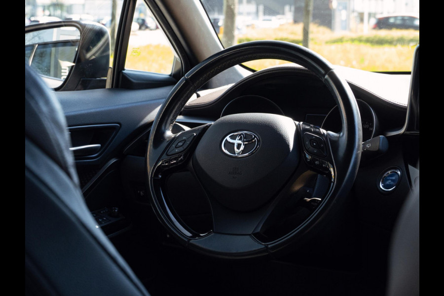 Toyota C-HR 1.8 Hybrid Executive |Camera|Trekhaak|Bruin leder