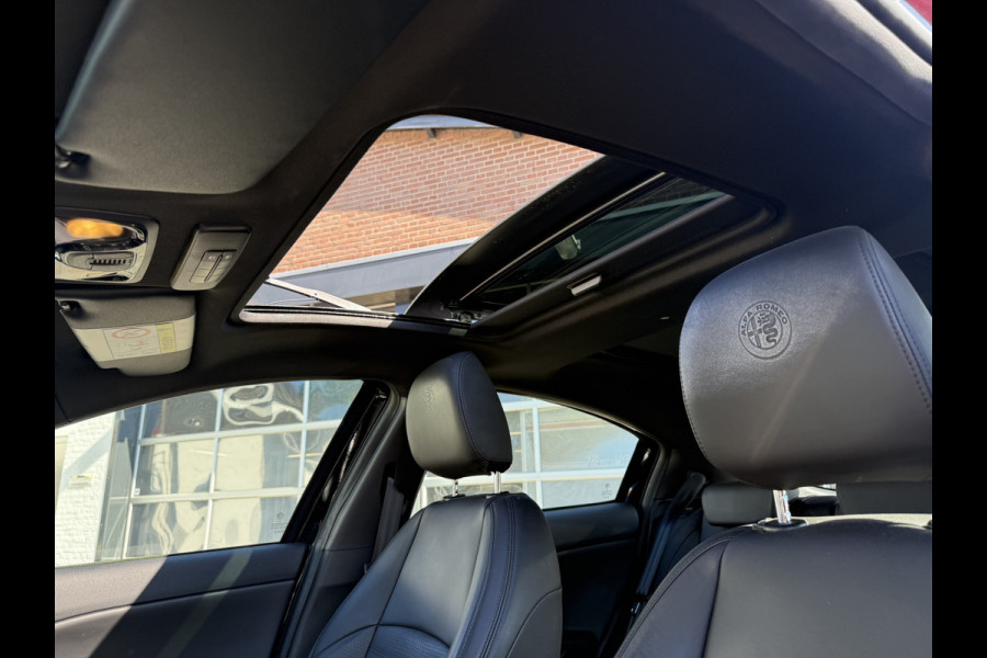 Alfa Romeo Giulietta 1.4 Turbo Sport Super | Leer | Open dak |