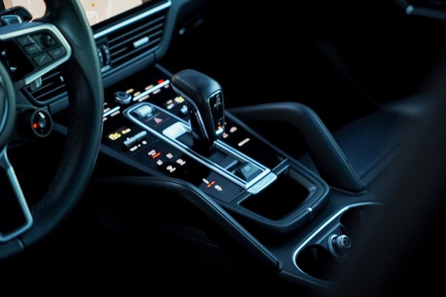 Porsche Cayenne Coupé 3.0 E-Hybrid / Adaptive Cruise / Sportstoelen / Stoelverwarming + Ventilatie / Incl BTW