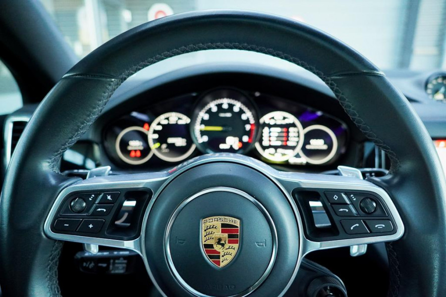 Porsche Cayenne Coupé 3.0 E-Hybrid / Adaptive Cruise / Sportstoelen / Stoelverwarming + Ventilatie / Incl BTW