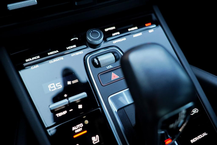 Porsche Cayenne Coupé 3.0 E-Hybrid / Adaptive Cruise / Sportstoelen / Stoelverwarming + Ventilatie / Incl BTW