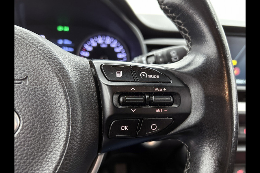 Kia Stonic 1.0 T-GDi DynamicPlusLine (NAVIGATIE, CARPLAY, CAMERA, CLIMA, TREKHAAK, GOED ONDERHOUDEN)