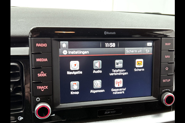 Kia Stonic 1.0 T-GDi DynamicPlusLine (NAVIGATIE, CARPLAY, CAMERA, CLIMA, TREKHAAK, GOED ONDERHOUDEN)