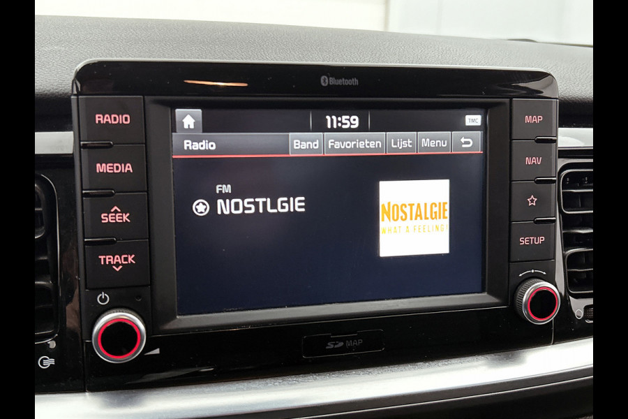 Kia Stonic 1.0 T-GDi DynamicPlusLine (NAVIGATIE, CARPLAY, CAMERA, CLIMA, TREKHAAK, GOED ONDERHOUDEN)