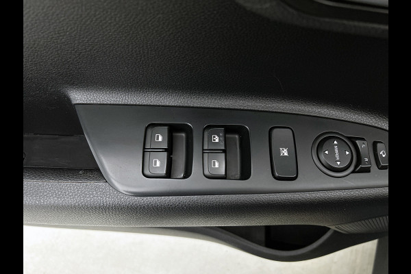 Kia Stonic 1.0 T-GDi DynamicPlusLine (NAVIGATIE, CARPLAY, CAMERA, CLIMA, TREKHAAK, GOED ONDERHOUDEN)