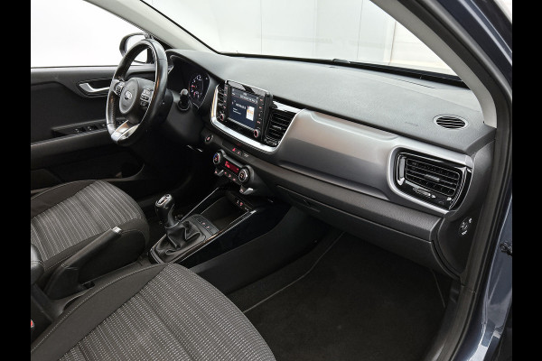 Kia Stonic 1.0 T-GDi DynamicPlusLine (NAVIGATIE, CARPLAY, CAMERA, CLIMA, TREKHAAK, GOED ONDERHOUDEN)