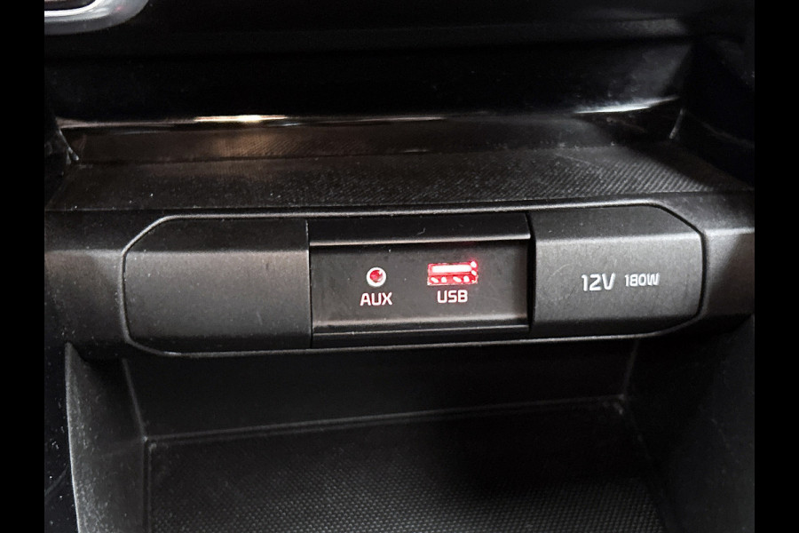 Kia Stonic 1.0 T-GDi DynamicPlusLine (NAVIGATIE, CARPLAY, CAMERA, CLIMA, TREKHAAK, GOED ONDERHOUDEN)